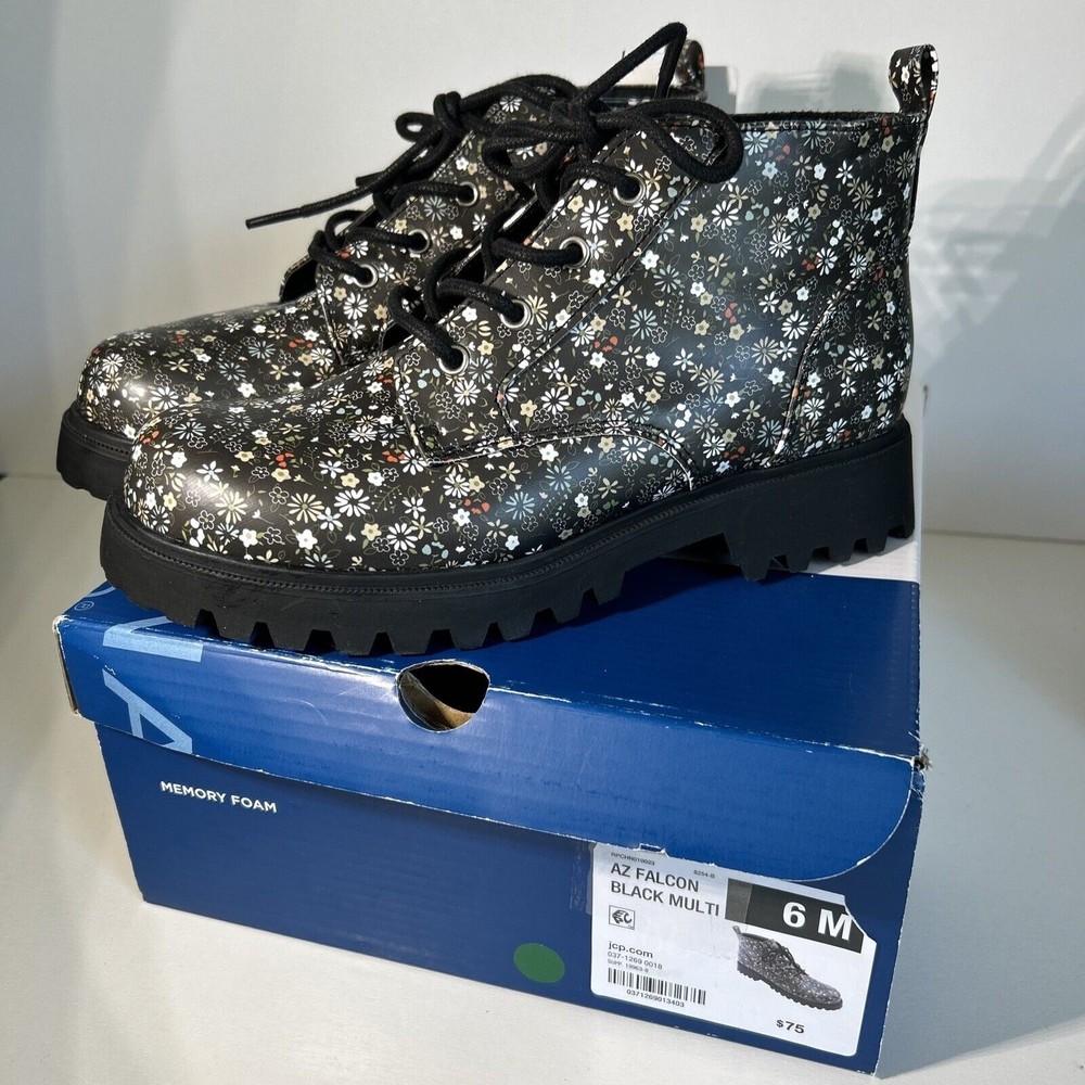 Arizona Women Lug Sole Boots Size 6 M NEW 90s Vibe Black Floral Memory Foam